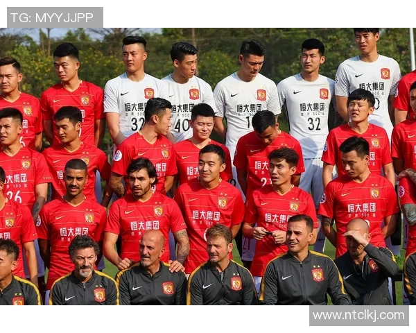 恒大足球高光时期明星球员回顾与成就分析